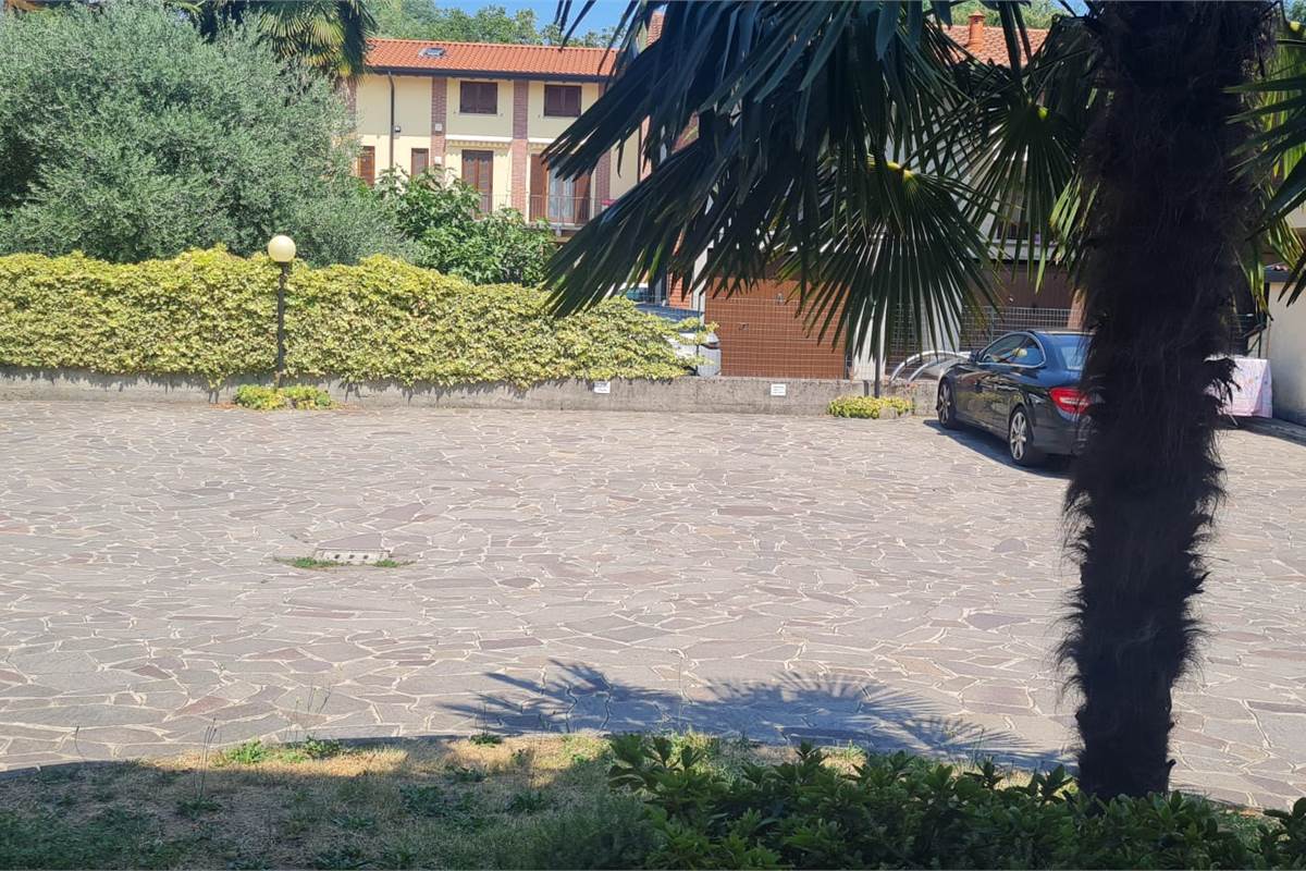 Bulgarograsso ufficio a reddito