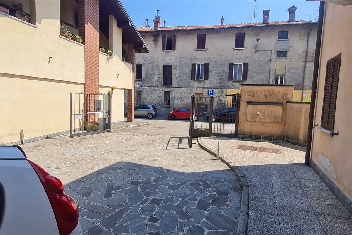 Bulgarograsso ufficio a reddito