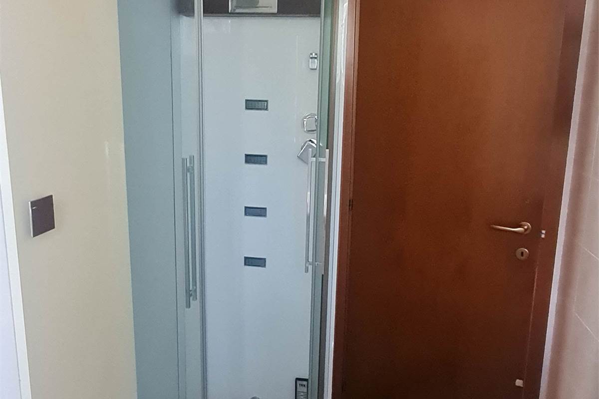 Bizzarone trilocale con box