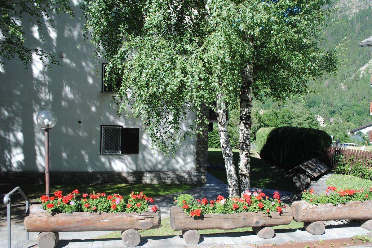 COURMAYEUR - Vicinanze Via Roma