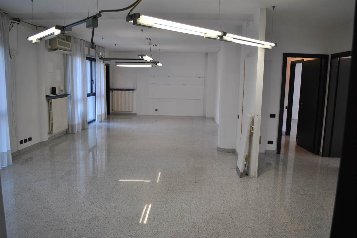 ERBA (CO) Via Turati