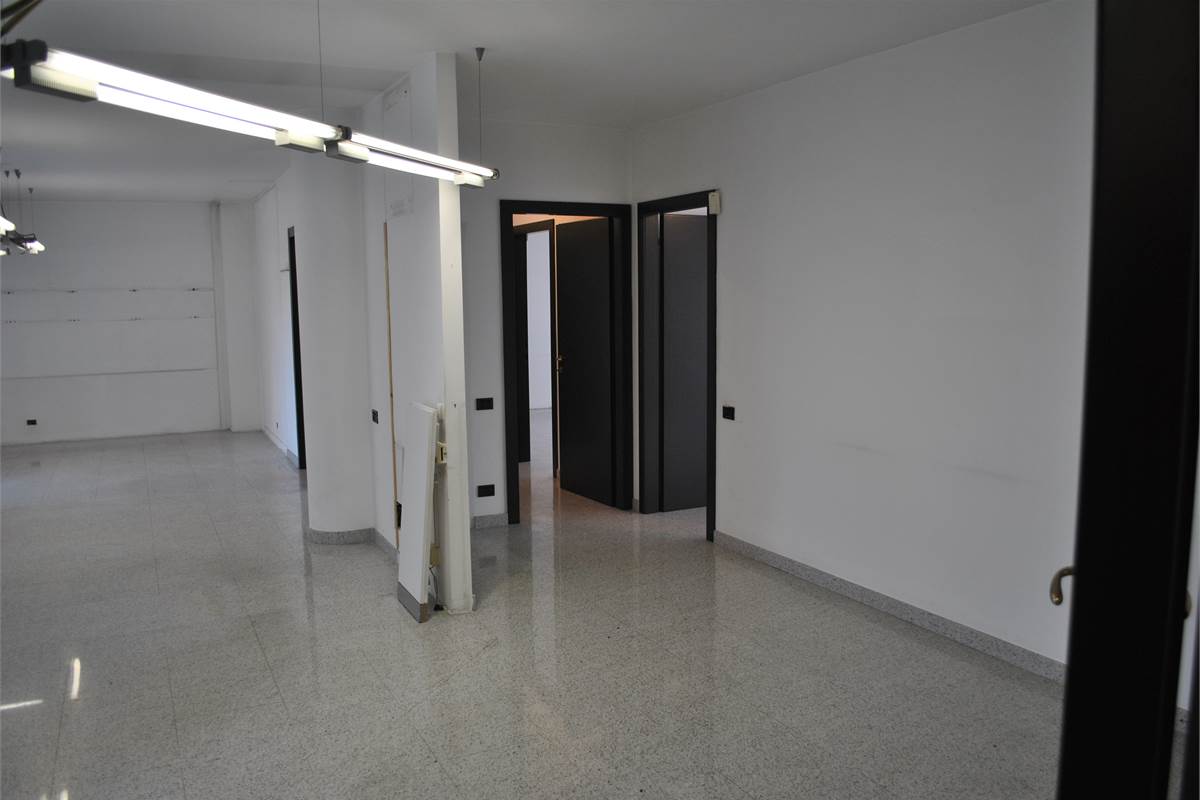 ERBA (CO) Via Turati