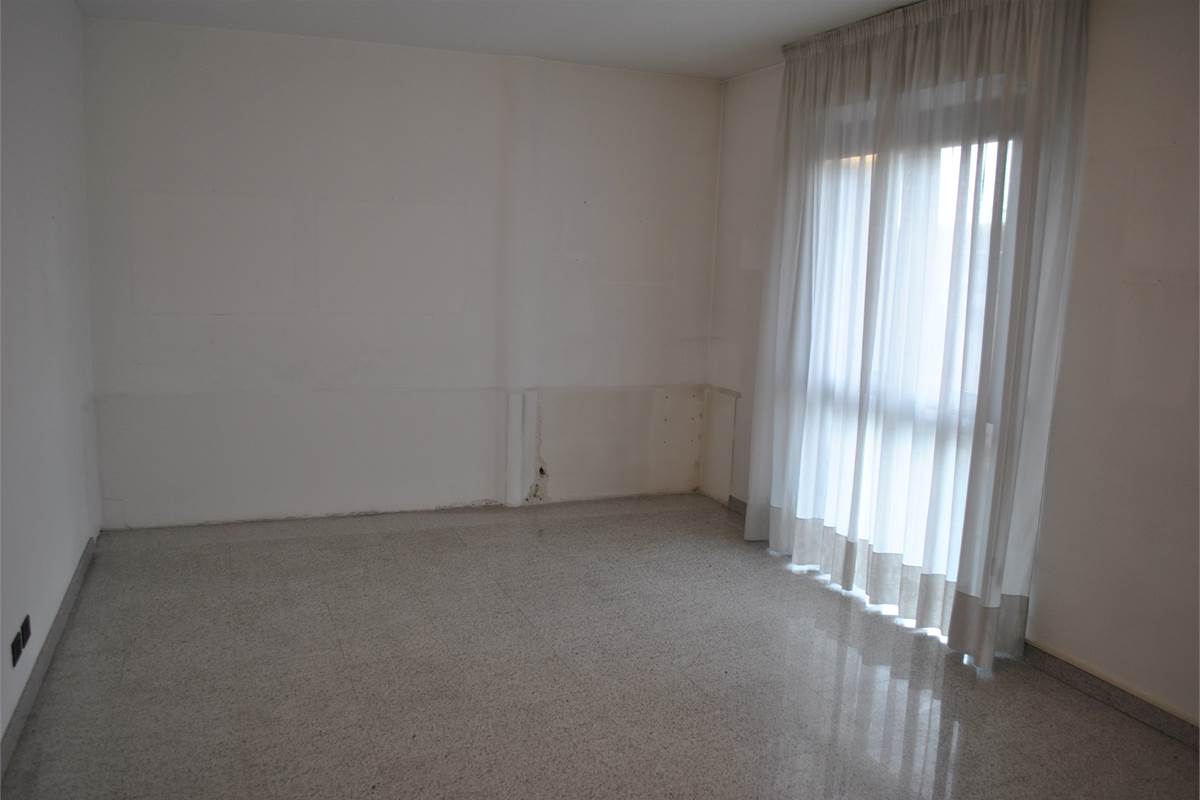 ERBA (CO) Via Turati