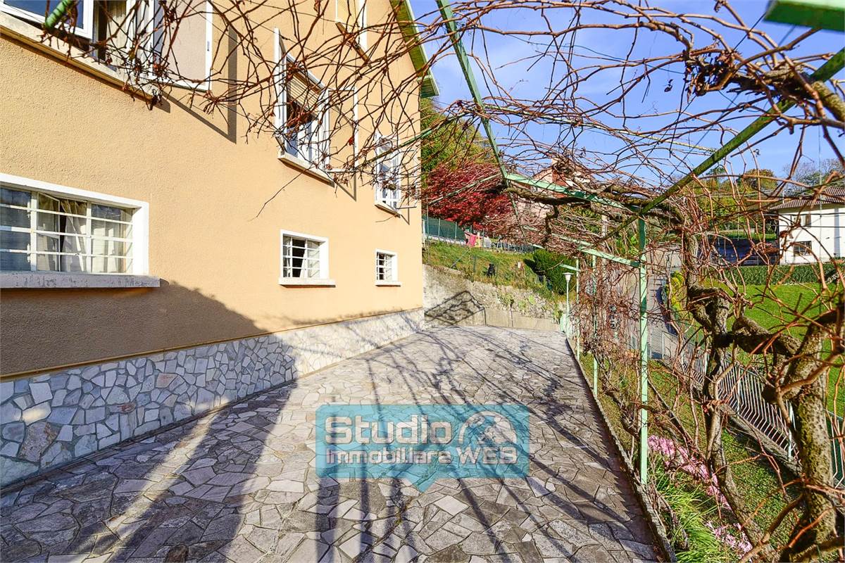 VILLETTA SINGOLA CON GIARDINO