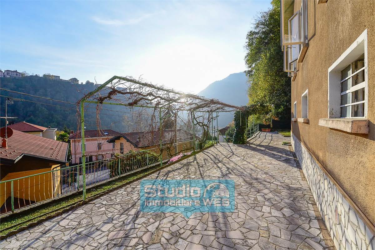 VILLETTA SINGOLA CON GIARDINO