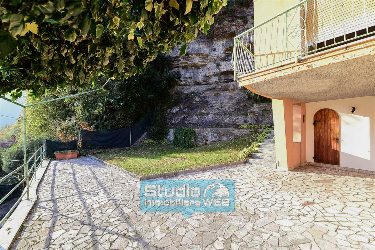 VILLETTA SINGOLA CON GIARDINO