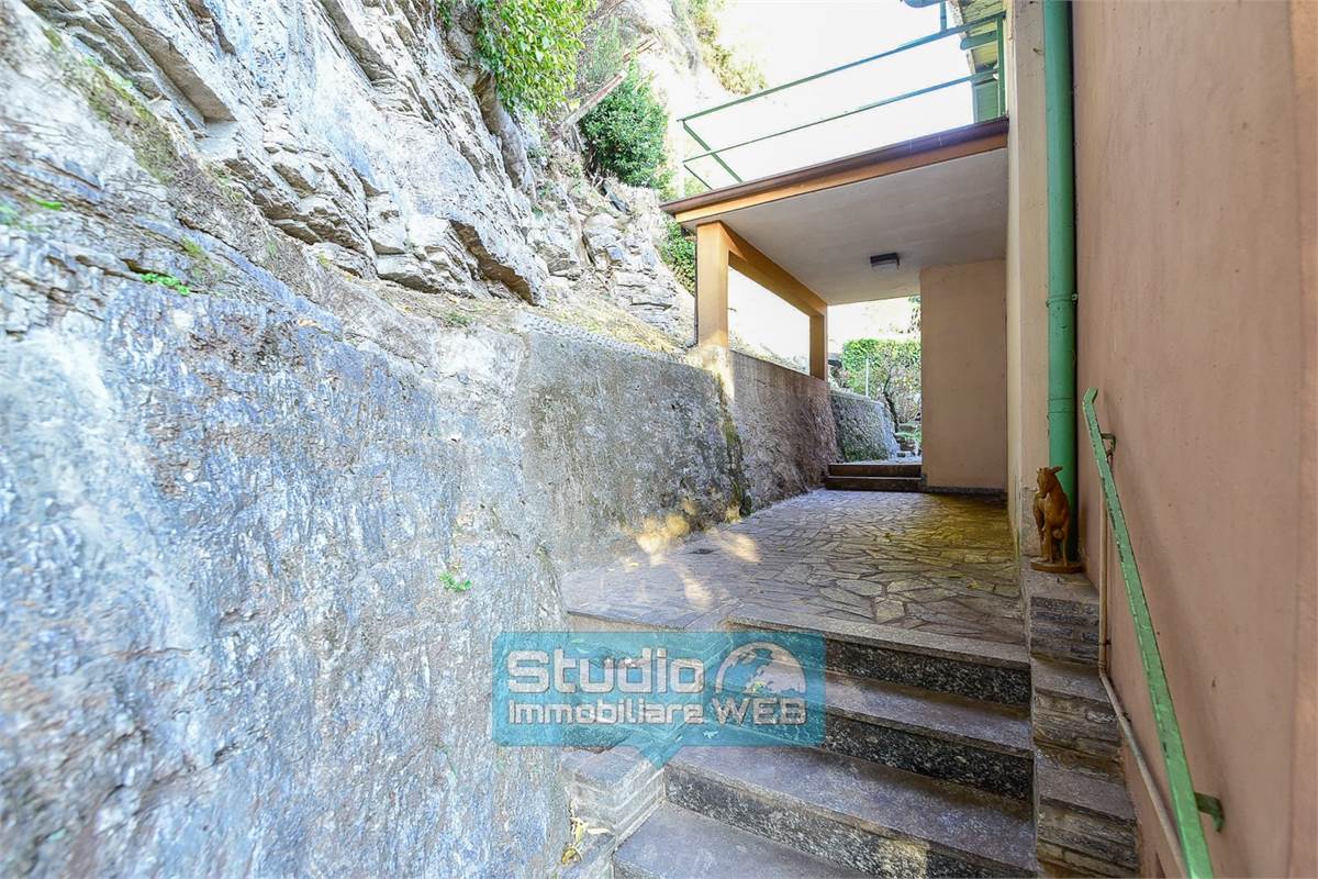 VILLETTA SINGOLA CON GIARDINO