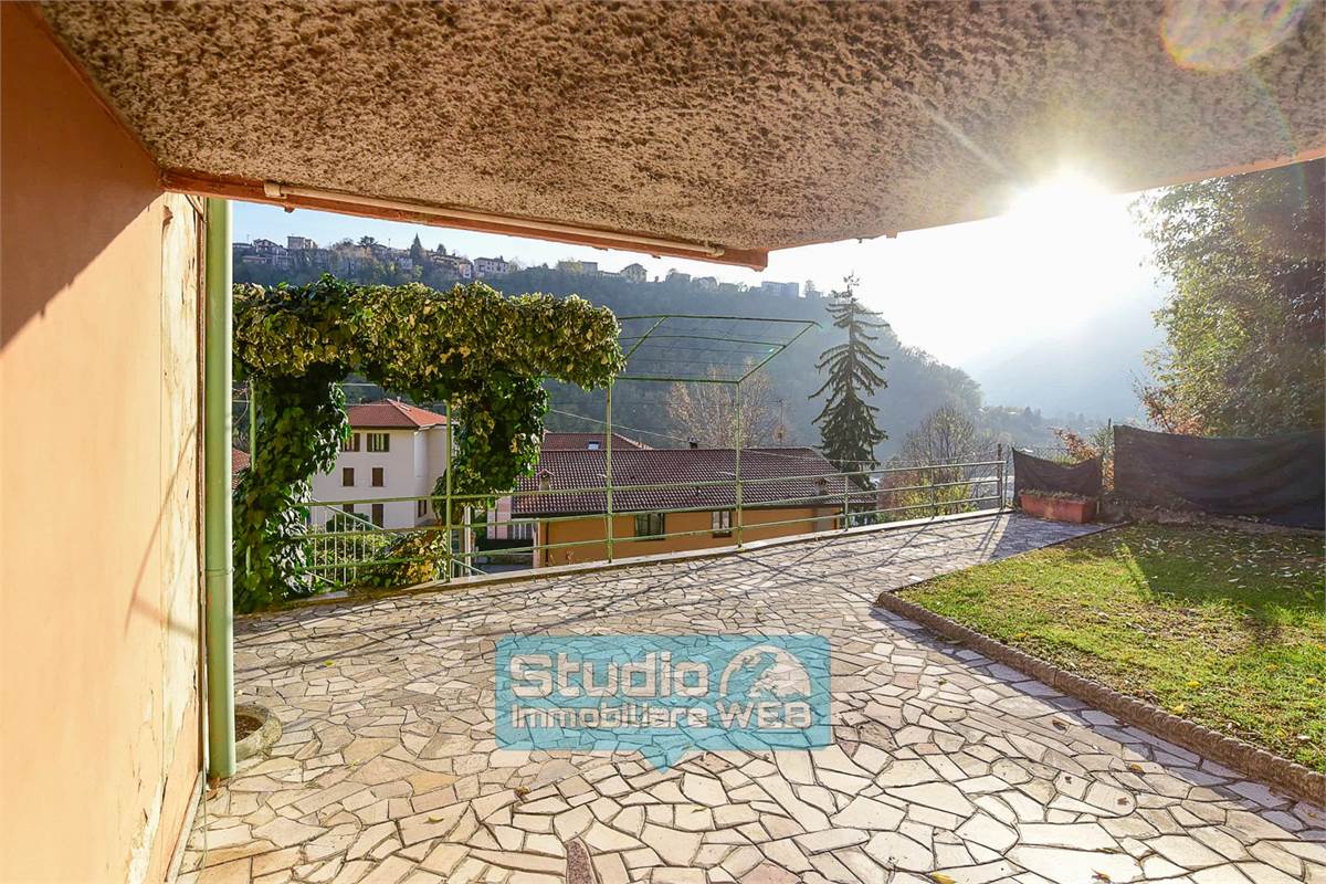 VILLETTA SINGOLA CON GIARDINO