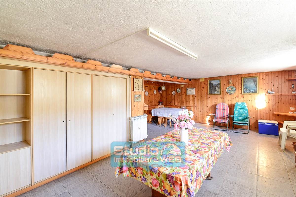 VILLETTA SINGOLA CON GIARDINO