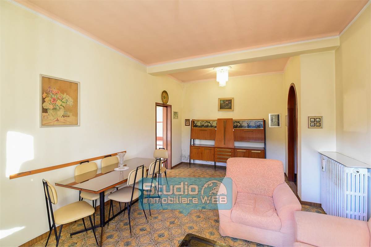 VILLETTA SINGOLA CON GIARDINO