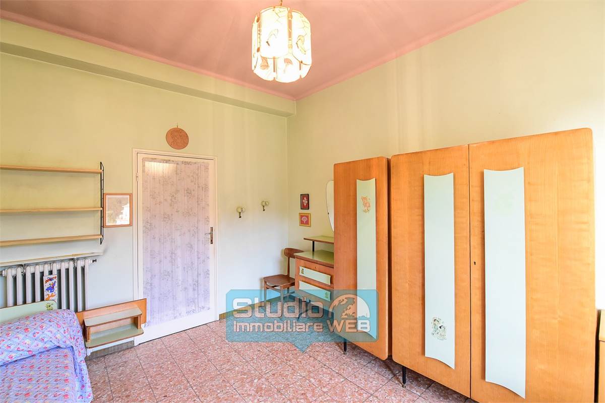 VILLETTA SINGOLA CON GIARDINO