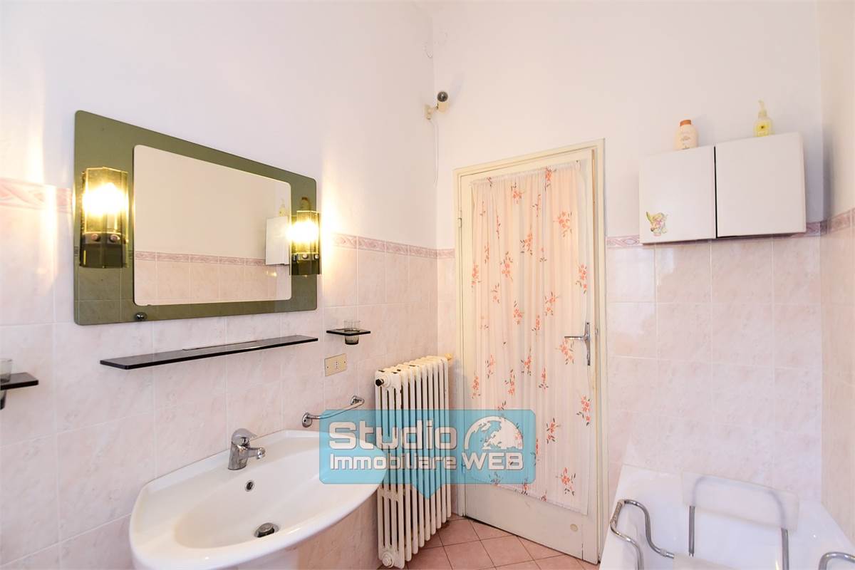 VILLETTA SINGOLA CON GIARDINO