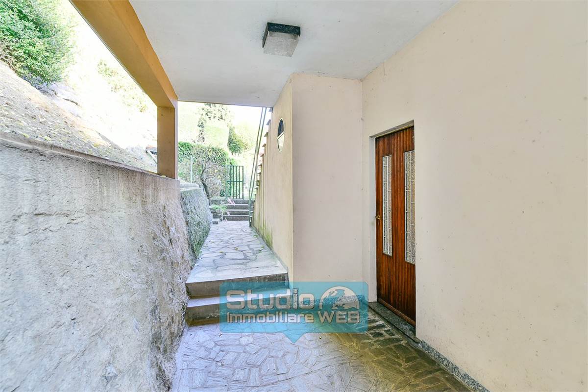 VILLETTA SINGOLA CON GIARDINO