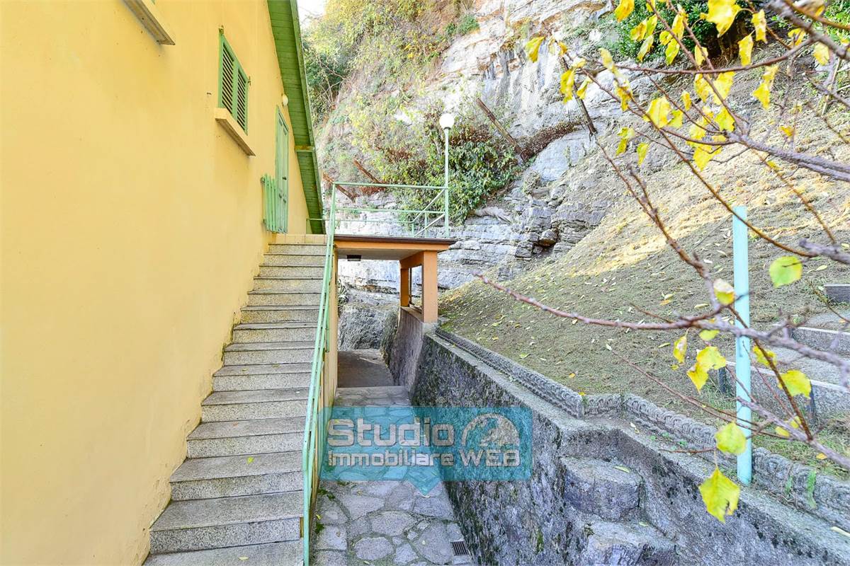 VILLETTA SINGOLA CON GIARDINO