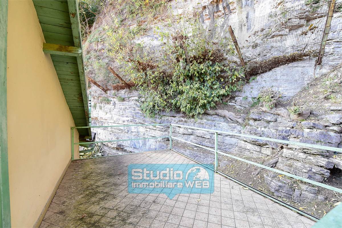 VILLETTA SINGOLA CON GIARDINO