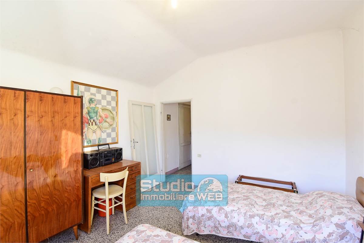 VILLETTA SINGOLA CON GIARDINO