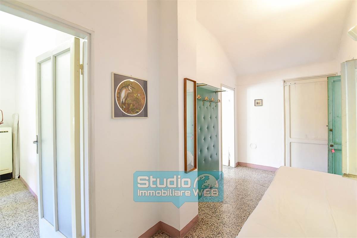 VILLETTA SINGOLA CON GIARDINO