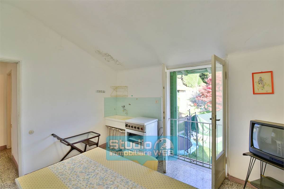 VILLETTA SINGOLA CON GIARDINO