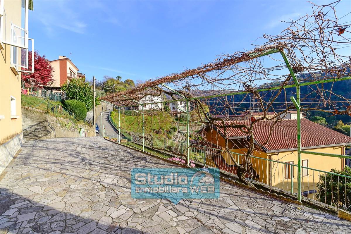 VILLETTA SINGOLA CON GIARDINO