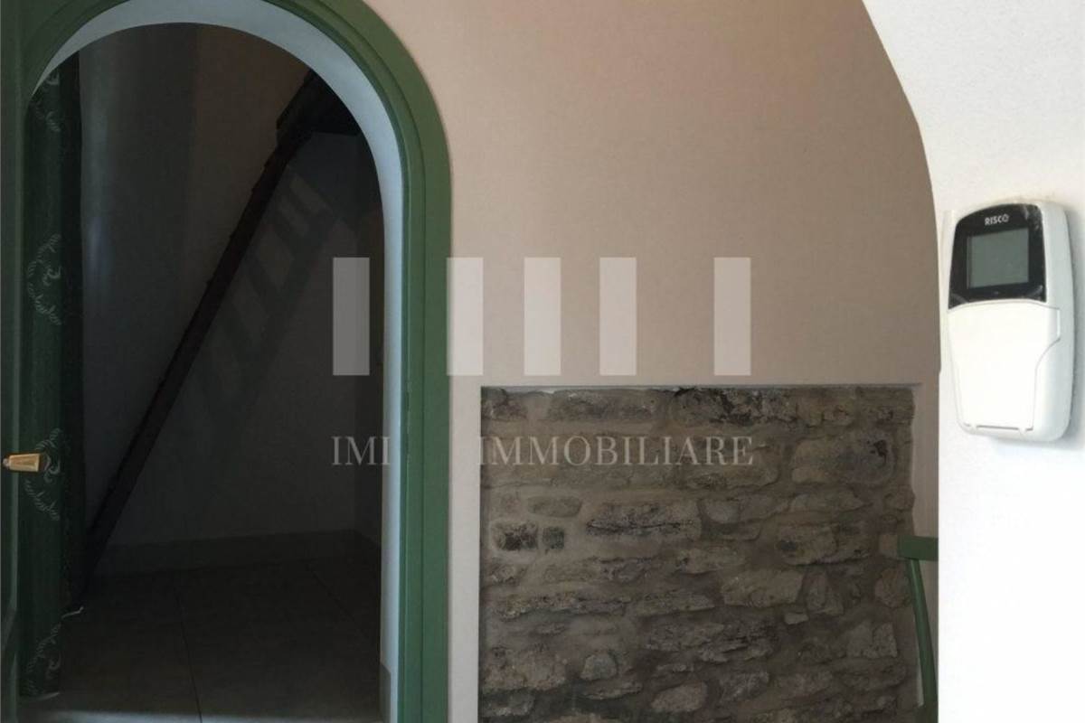Casa singola In Vendita a Moltrasio