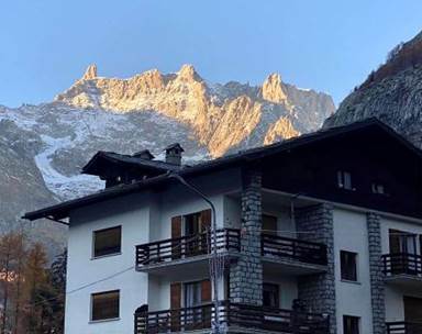 COURMAYEUR - Vicinanze Via Roma
