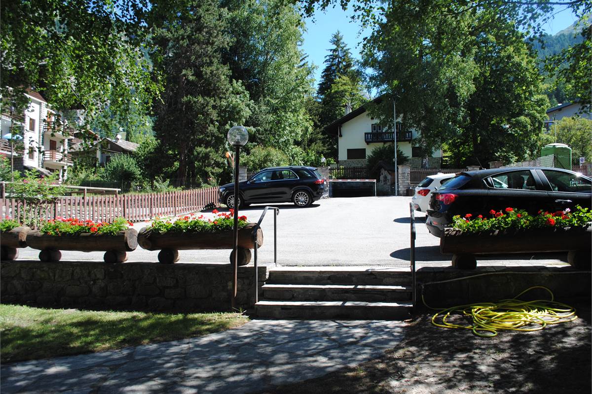 COURMAYEUR - Vicinanze Via Roma