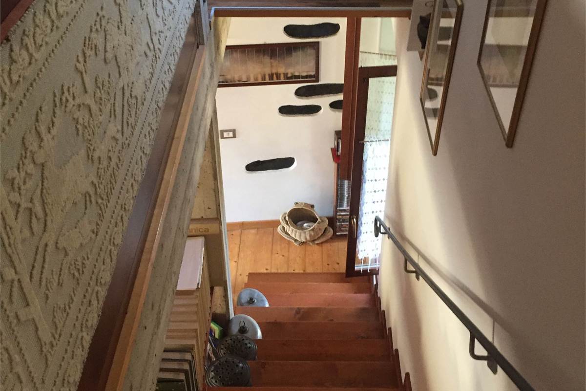 Quadrilocale via Cesare Battisti 18, Carate Urio