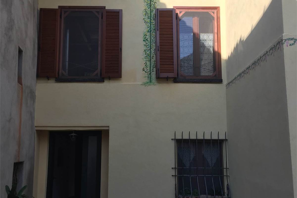 Quadrilocale via Cesare Battisti 18, Carate Urio