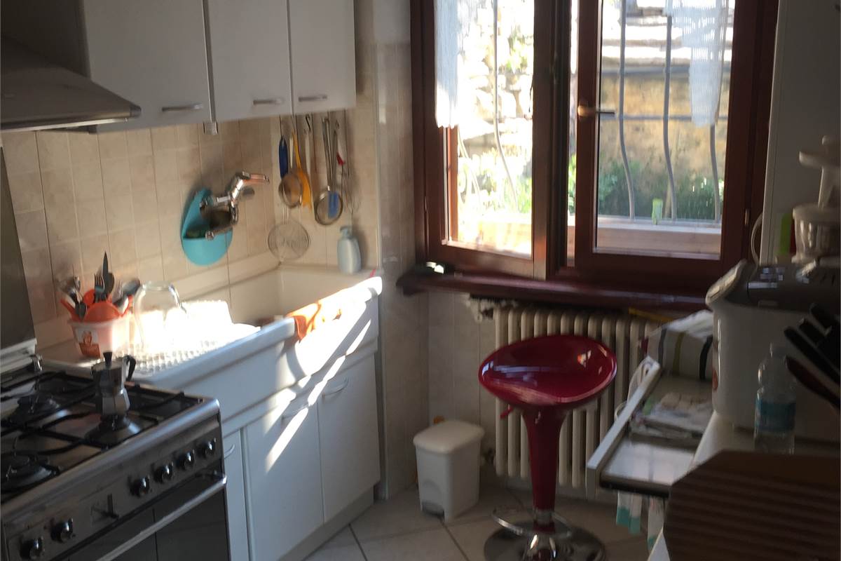 Quadrilocale via Cesare Battisti 18, Carate Urio