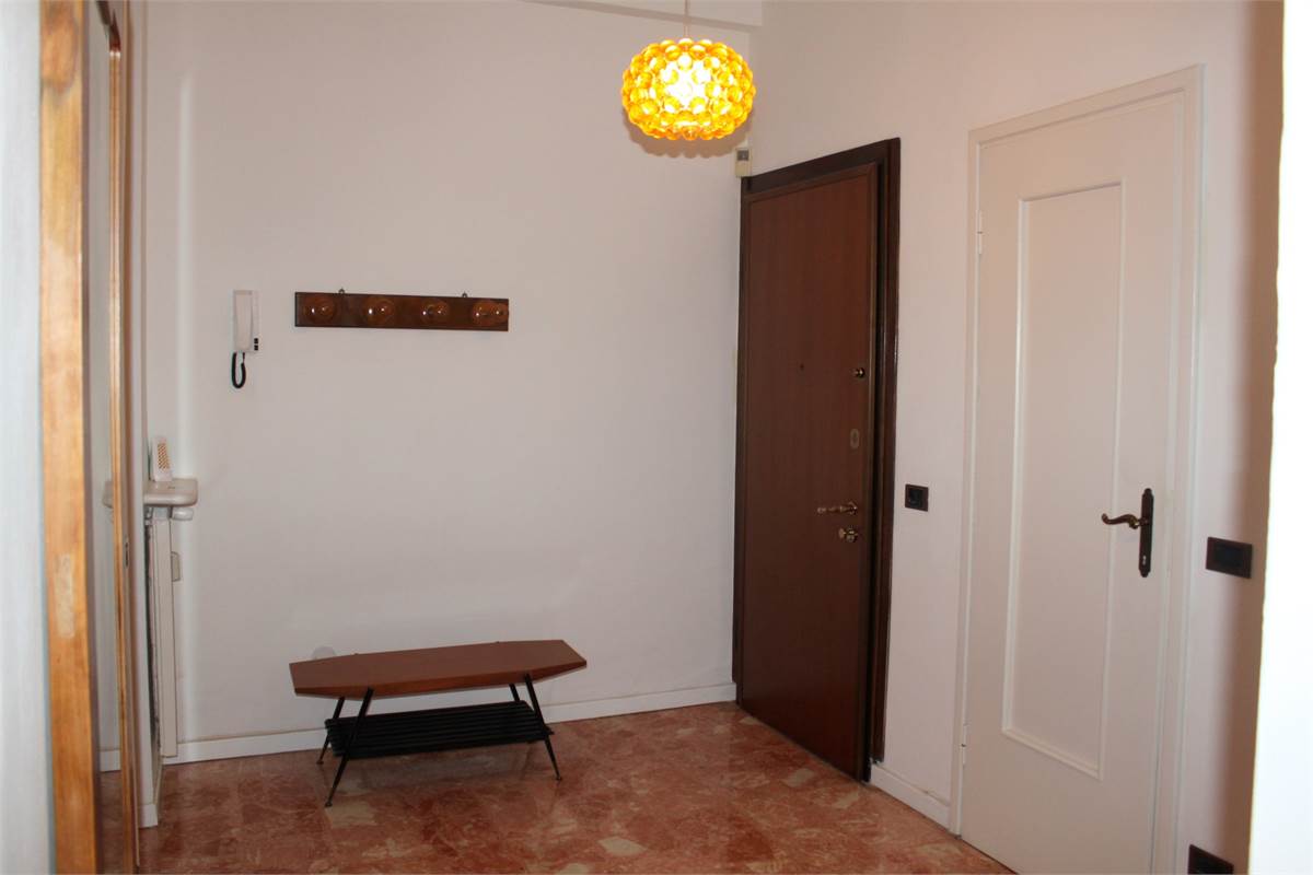 AMPIO APPARTAMENTO BILOCALE CON MERAVIGLIOSO TERRAZZO