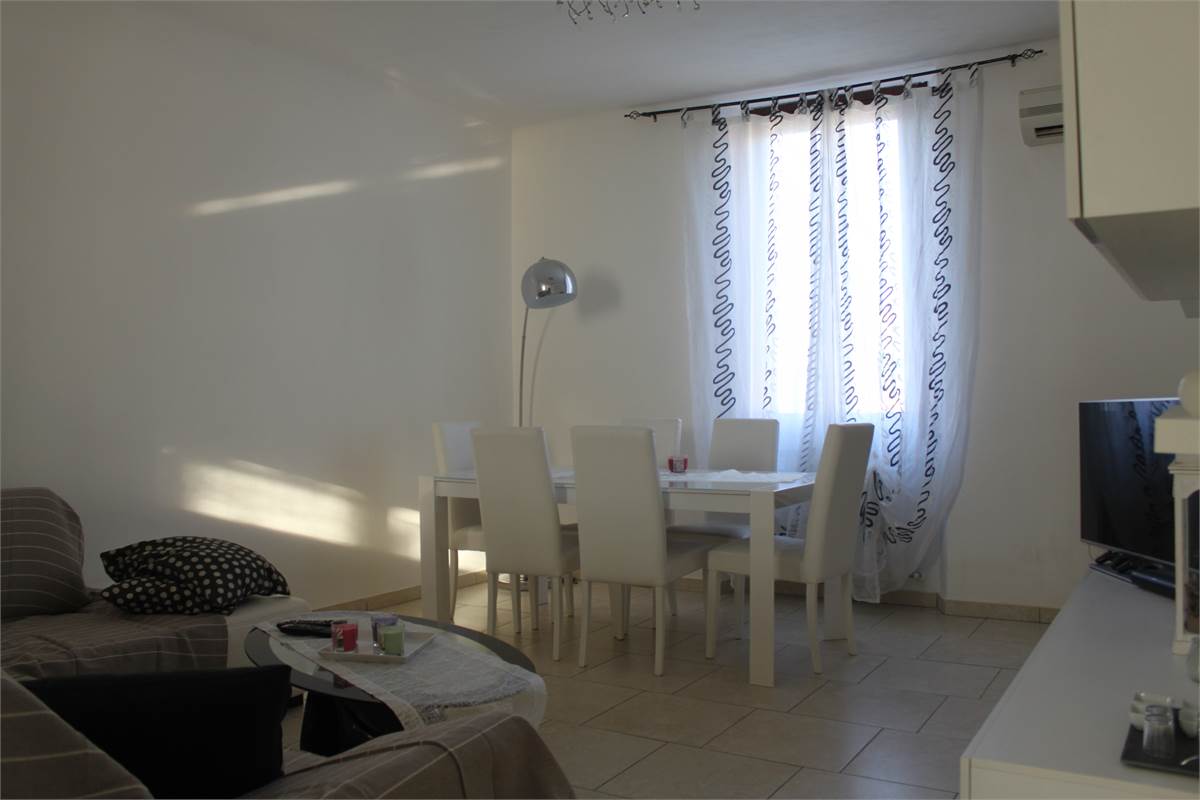 AMPIO TRILOCALE IN CENTRO