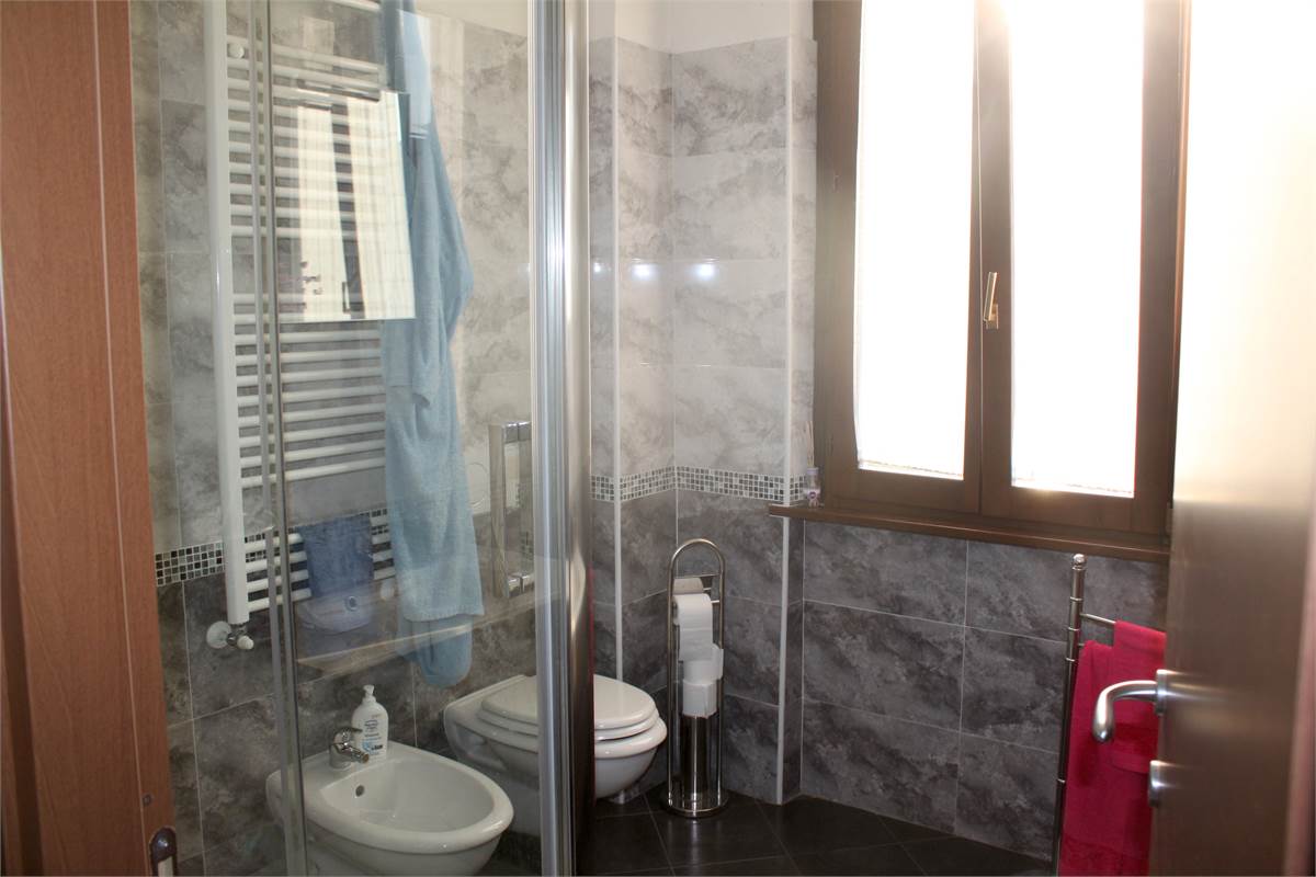 AMPIO TRILOCALE IN CENTRO