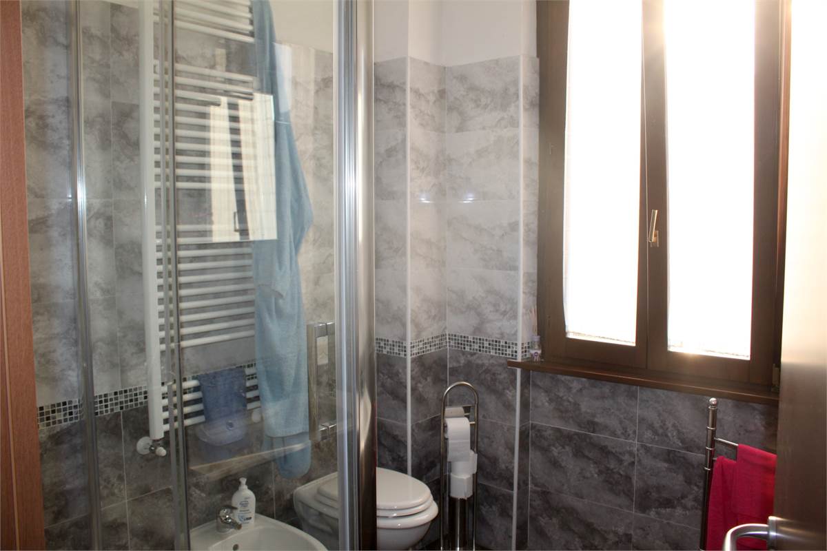 AMPIO TRILOCALE IN CENTRO