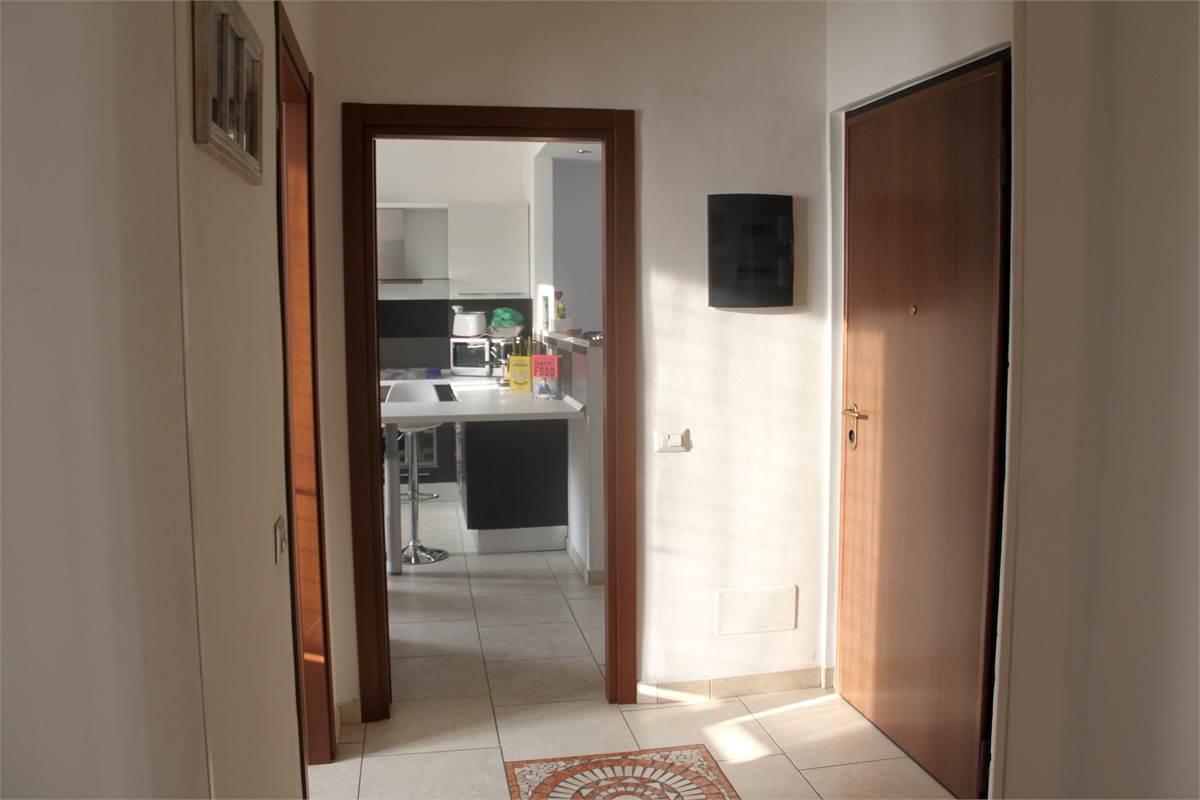 AMPIO TRILOCALE IN CENTRO