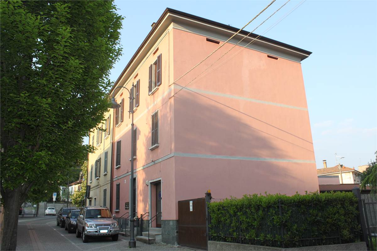 AMPIO TRILOCALE IN CENTRO