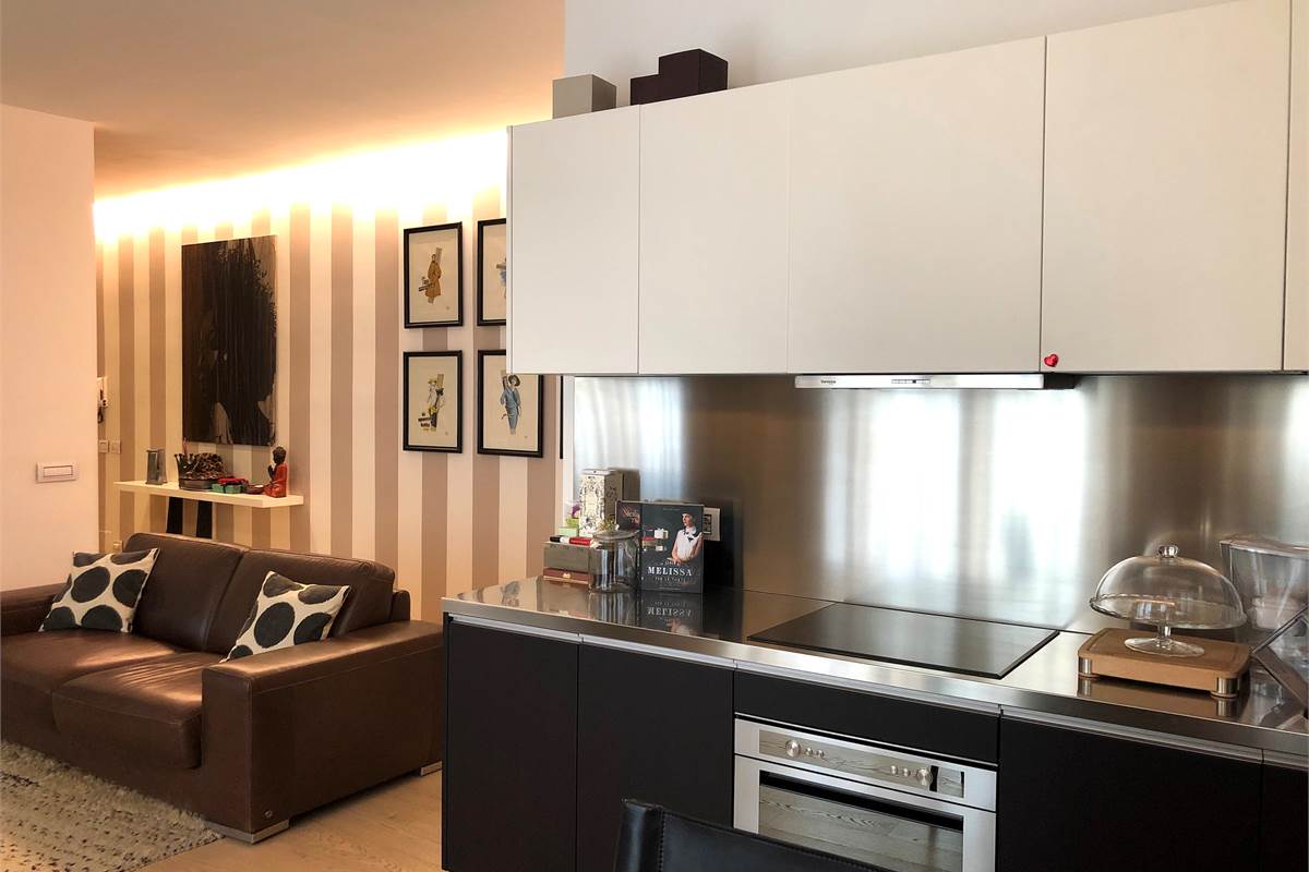 SIGNORILE BILOCALE IN CENTRO STORICO