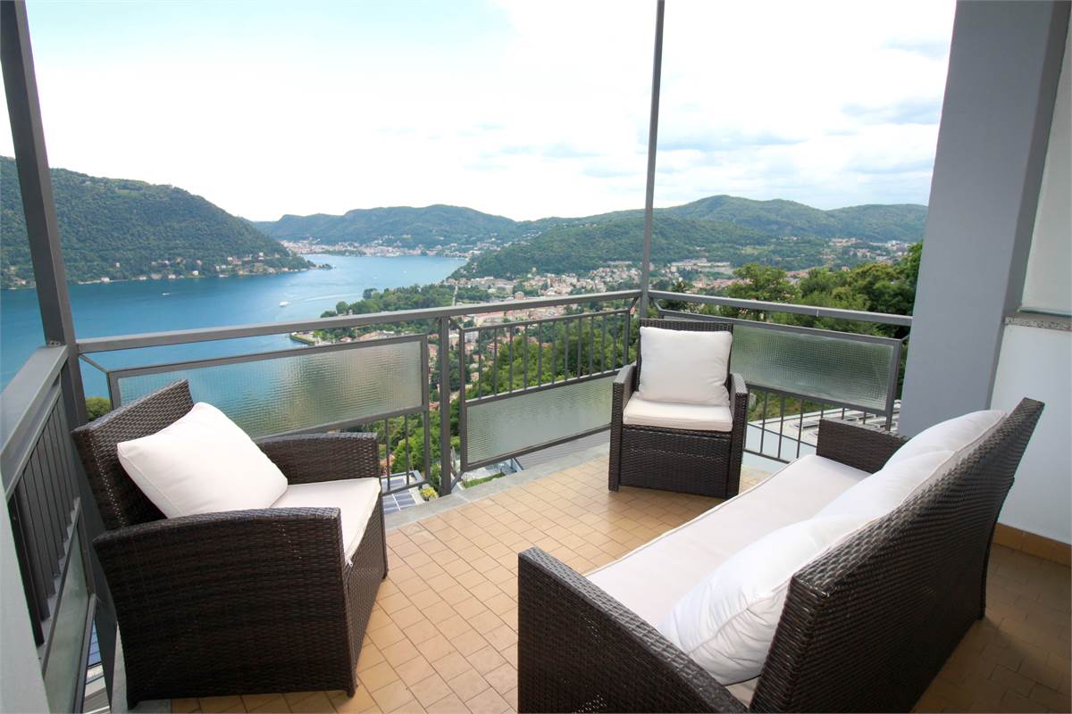QUADRILOCALE VISTA LAGO