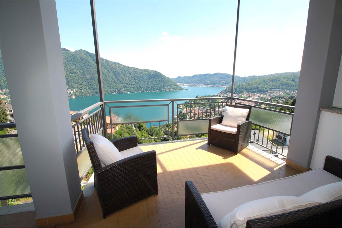 QUADRILOCALE VISTA LAGO