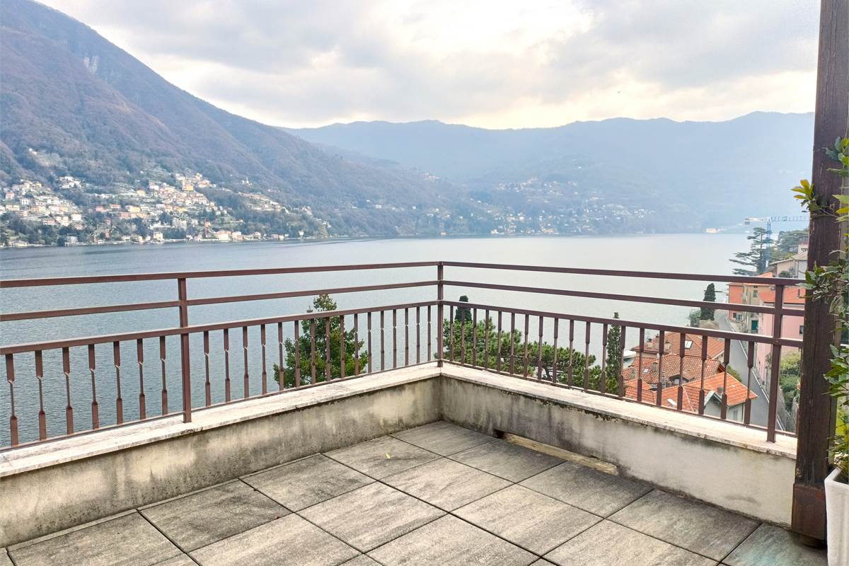 MONOLOCALE CON TERRAZZA VISTA LAGO LAGLIO - COMO