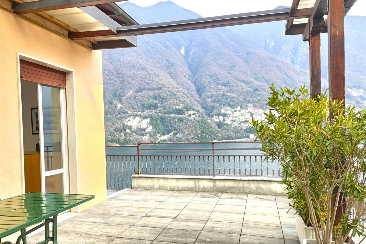 MONOLOCALE CON TERRAZZA VISTA LAGO LAGLIO - COMO