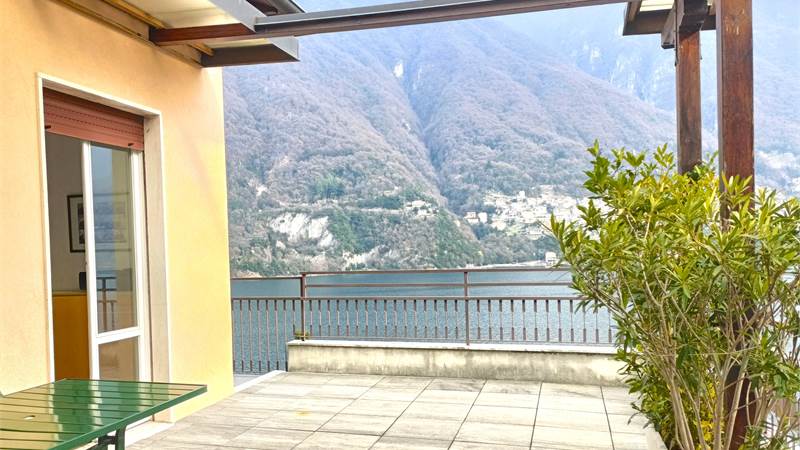 MONOLOCALE CON TERRAZZA VISTA LAGO LAGLIO - COMO
