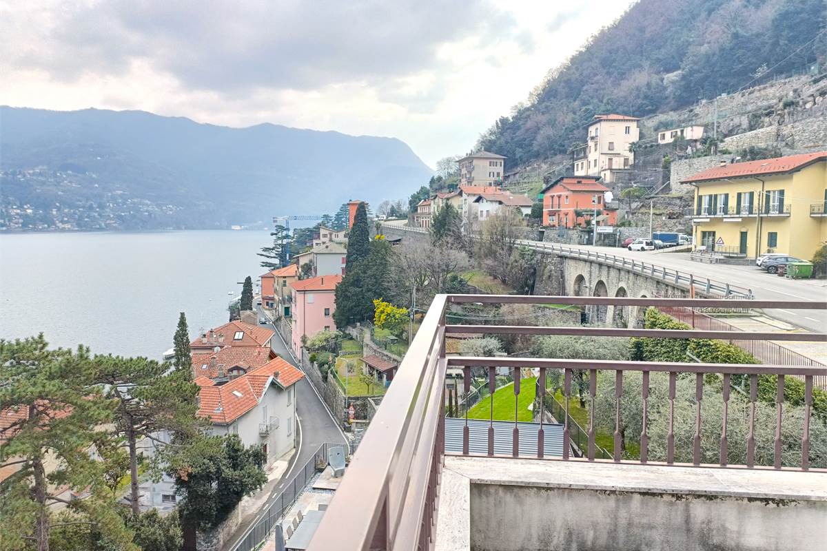 MONOLOCALE CON TERRAZZA VISTA LAGO LAGLIO - COMO