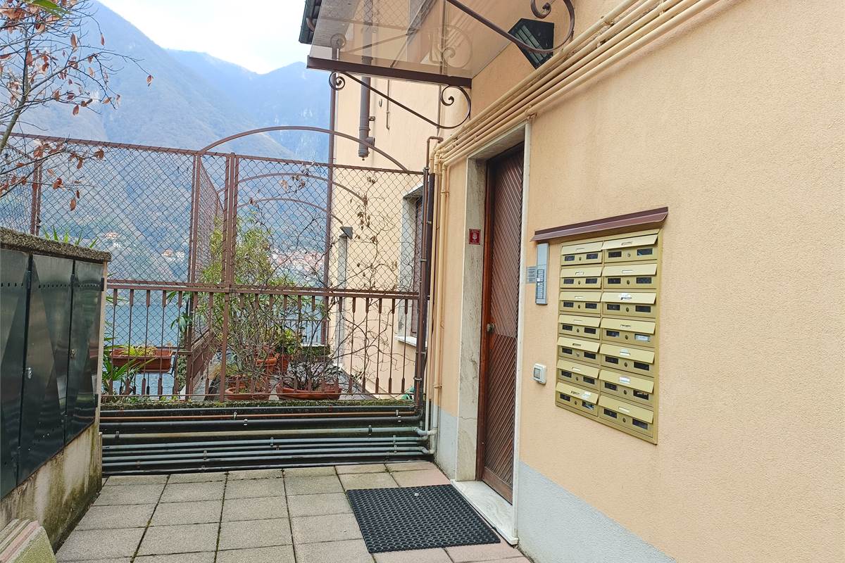 MONOLOCALE CON TERRAZZA VISTA LAGO LAGLIO - COMO