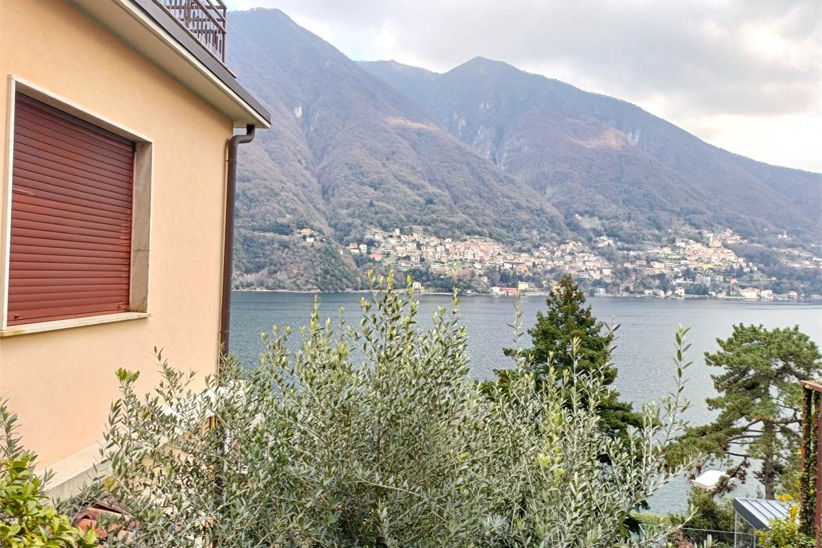 MONOLOCALE CON TERRAZZA VISTA LAGO LAGLIO - COMO