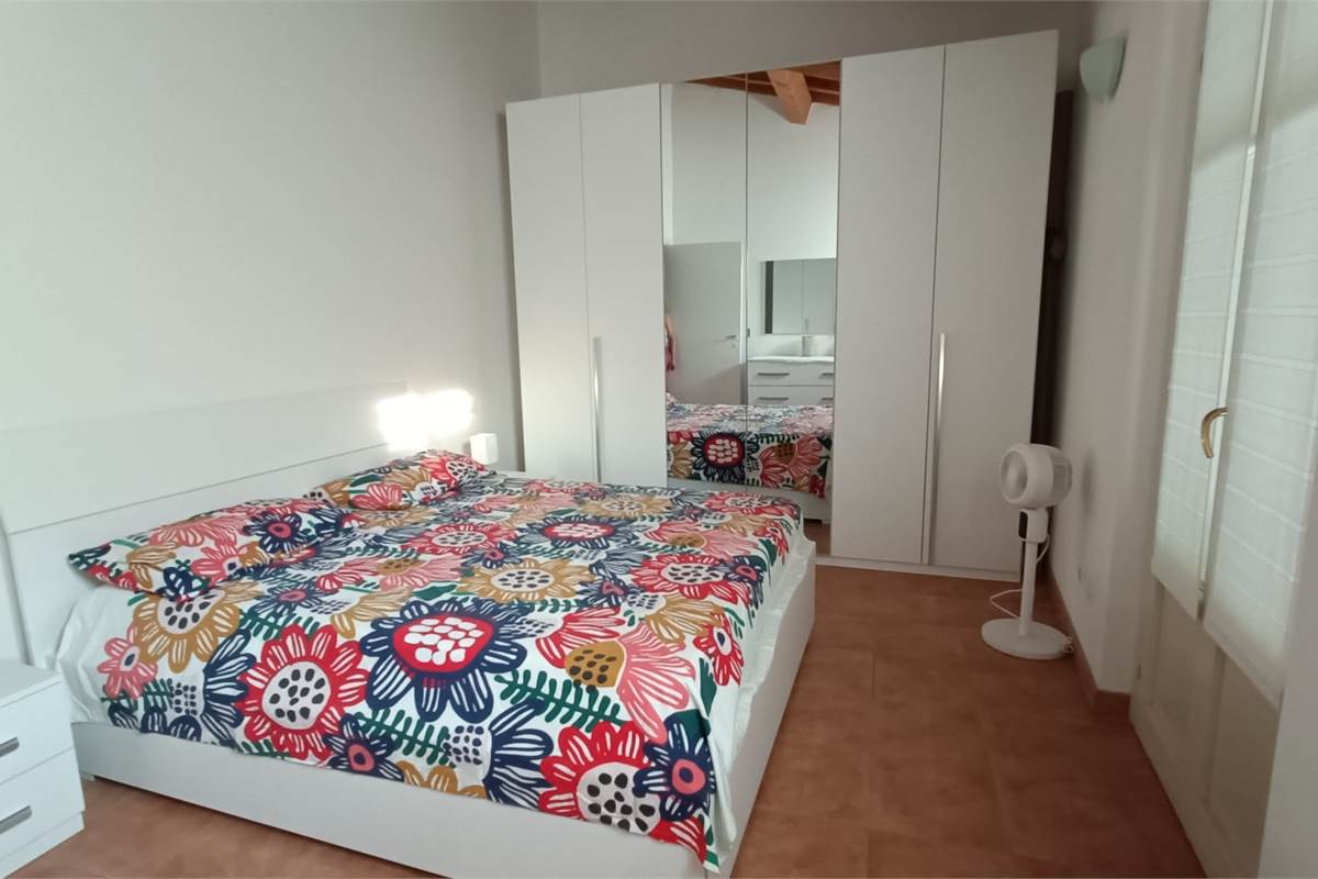 BILOCALE CON POSTO AUTO COPERTO CENTRO-UGGIATE CON RONAGO COMO