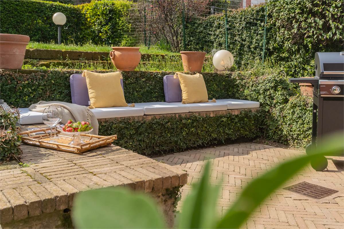 BILOCALE CON GIARDINO PRIVATO E POSSIBIITA' BOX
