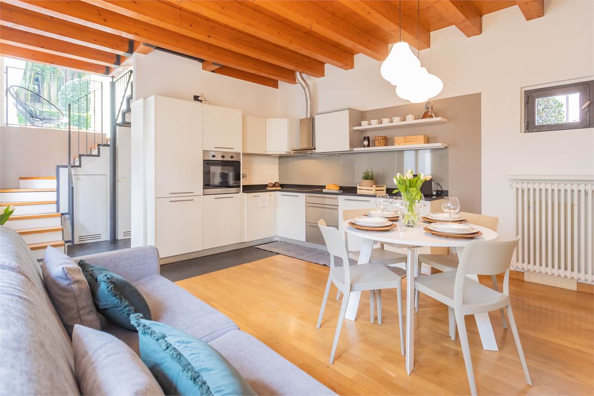 BILOCALE CON GIARDINO PRIVATO E POSSIBIITA' BOX