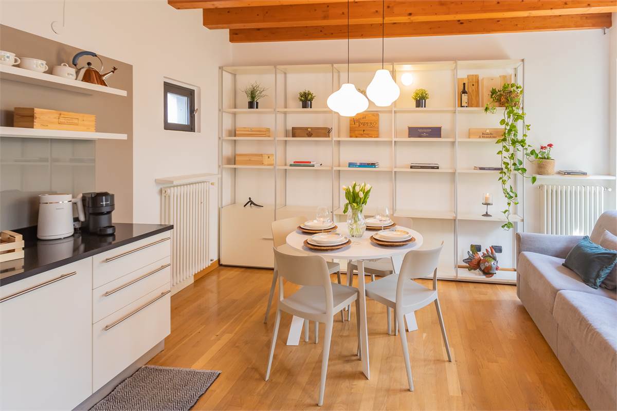 BILOCALE CON GIARDINO PRIVATO E POSSIBIITA' BOX