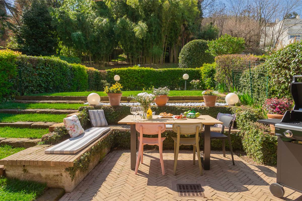 BILOCALE CON GIARDINO PRIVATO E POSSIBIITA' BOX