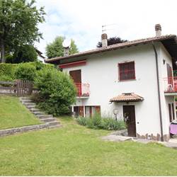 VILLA BIFAMILIARE CON GIARDINO